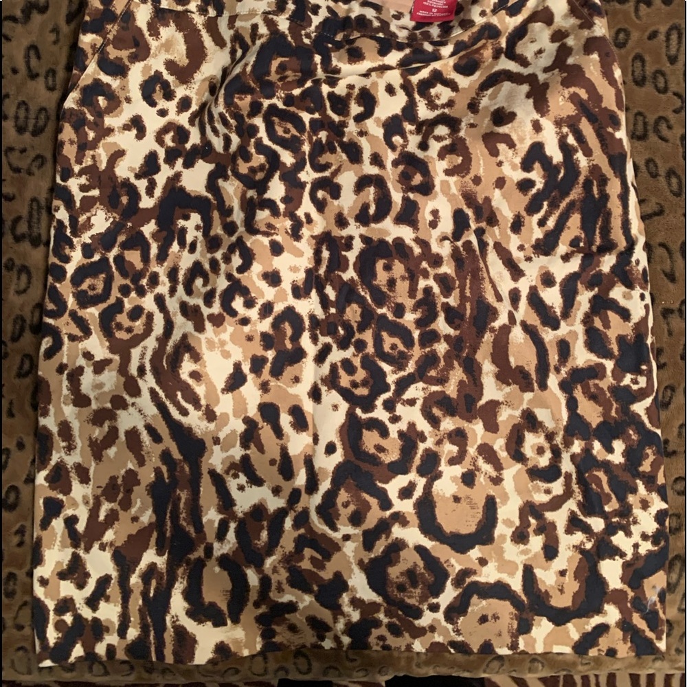 Cute pencil leopard skirt